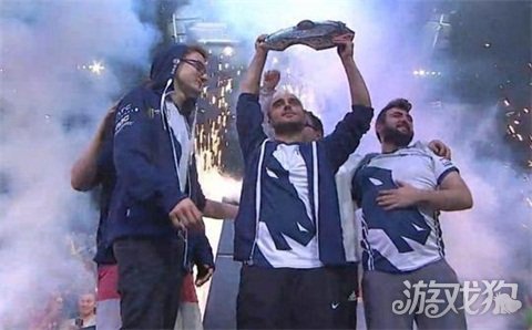 团队配合是 团队配合是