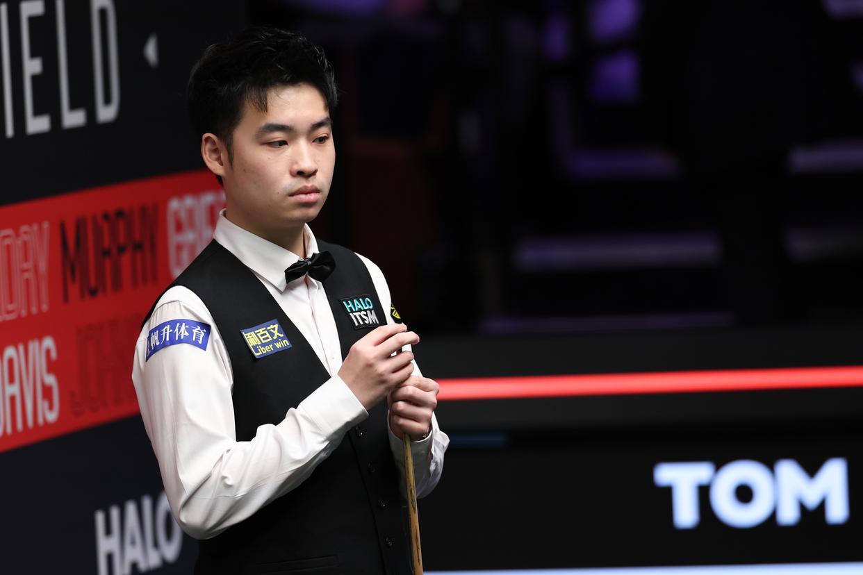 她推行了一 她推行了一