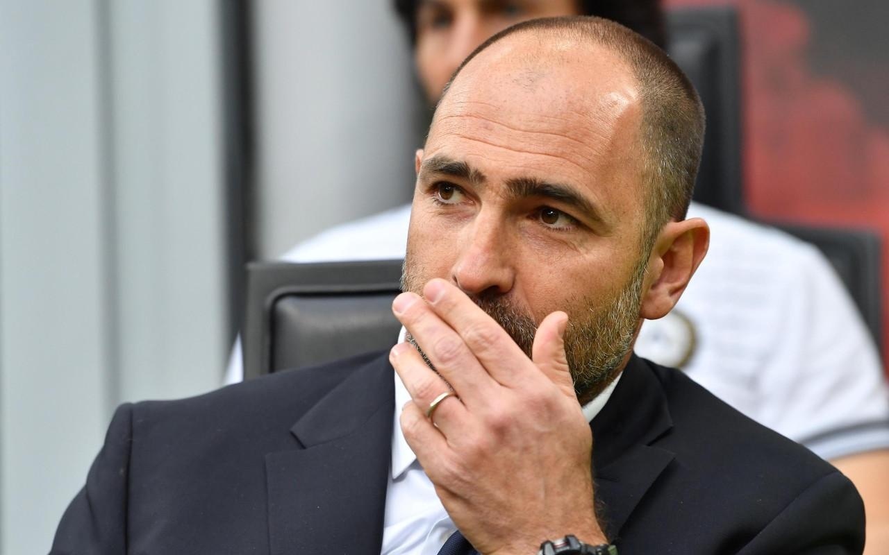 足球界不乏 足球界不乏